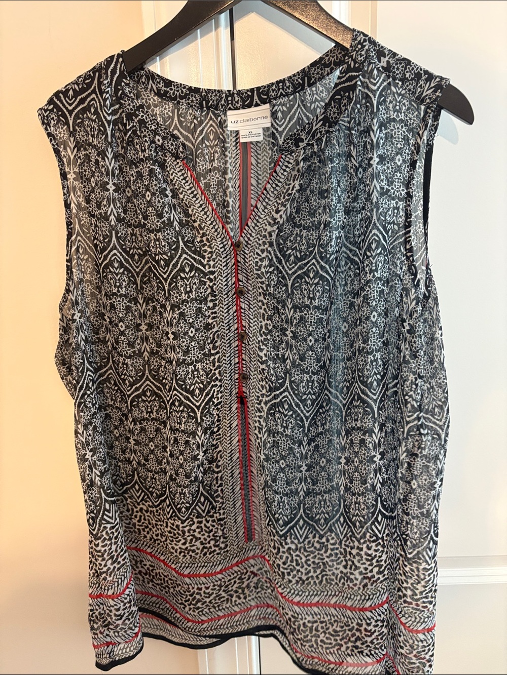 Liz Claiborne Black & White Printed Sleeveless Top with Red Trim